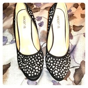 2/$18 Arden B. Heels